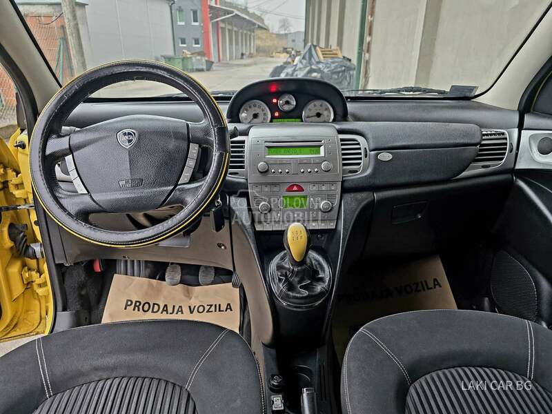 Lancia Ypsilon MOMO DESIGN 1.3 MJET