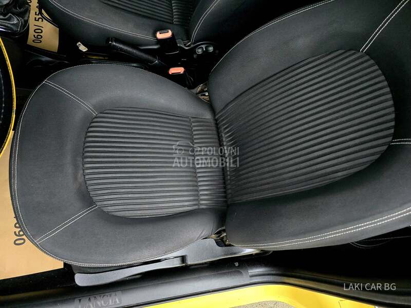 Lancia Ypsilon MOMO DESIGN 1.3 MJET