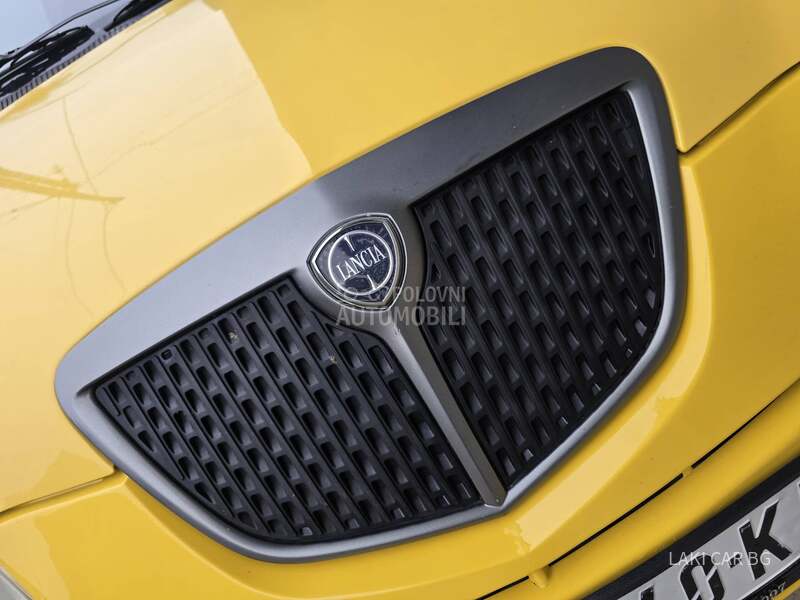 Lancia Ypsilon MOMO DESIGN 1.3 MJET