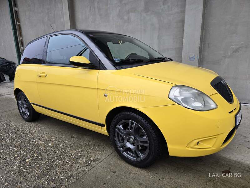 Lancia Ypsilon MOMO DESIGN 1.3 MJET