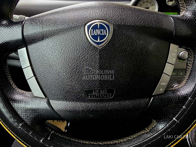 Lancia Ypsilon MOMO DESIGN 1.3 MJET