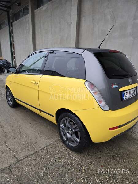 Lancia Ypsilon MOMO DESIGN 1.3 MJET
