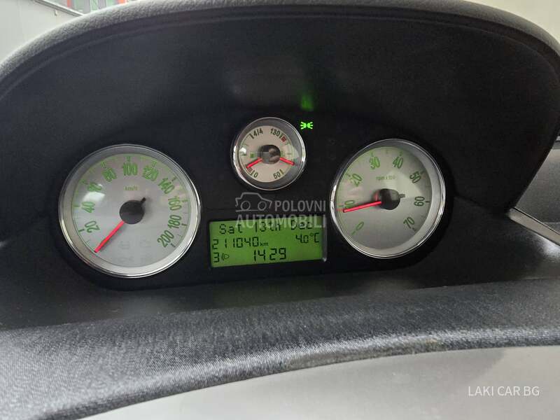 Lancia Ypsilon MOMO DESIGN 1.3 MJET