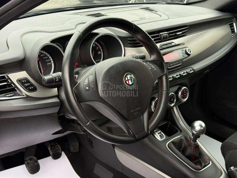 Alfa Romeo Giulietta 1.4 TB VELOCE SWlSS