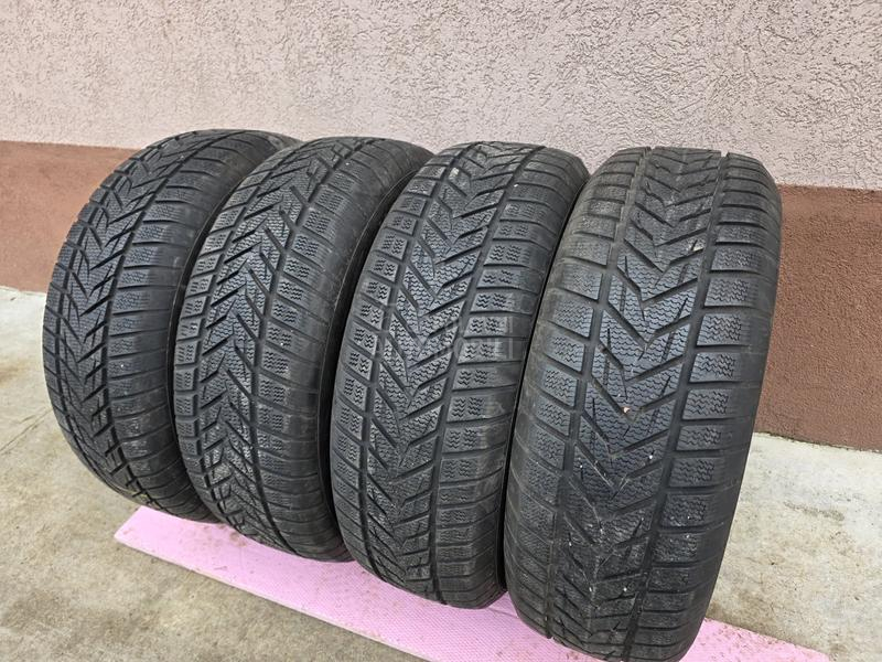 Vredestein 215/65 R17 Zimska