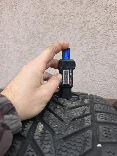 Vredestein 215/65 R17 Zimska