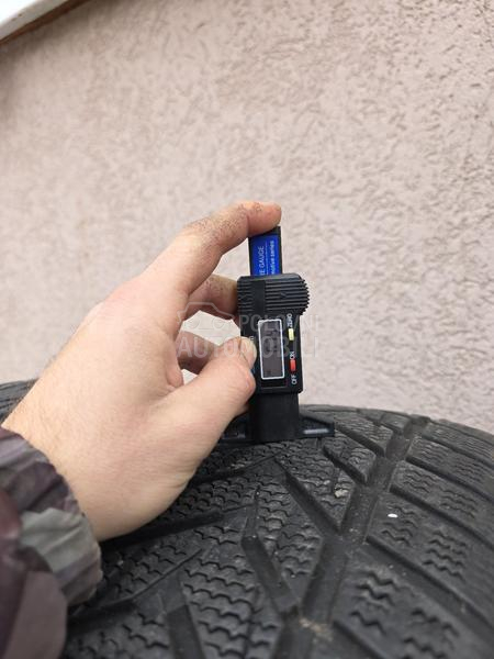 Vredestein 215/65 R17 Zimska