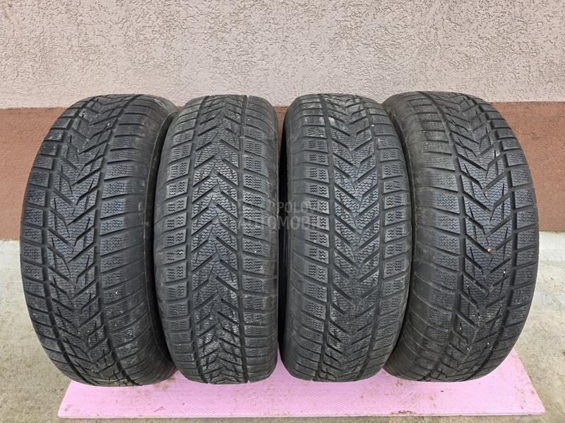 Vredestein 215/65 R17 Zimska