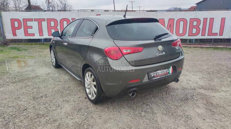 Alfa Romeo Giulietta 2.0JTDM /DISTINCIVE/
