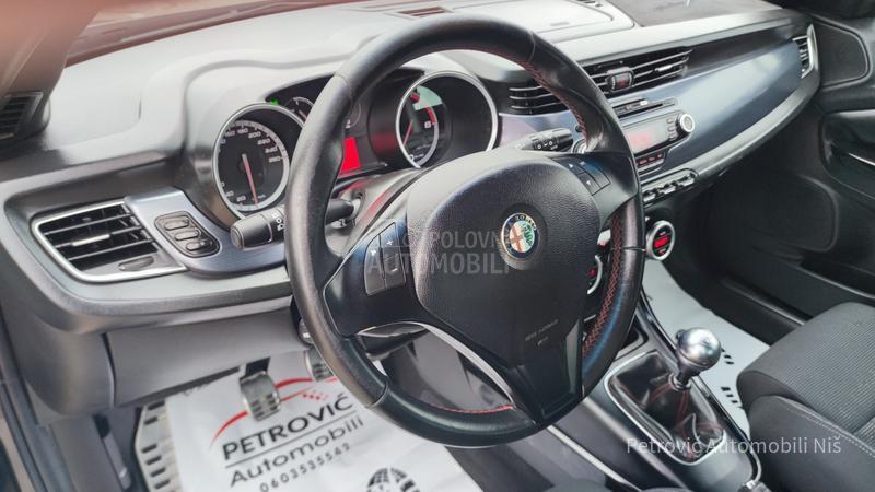 Alfa Romeo Giulietta 2.0JTDM /DISTINCIVE/