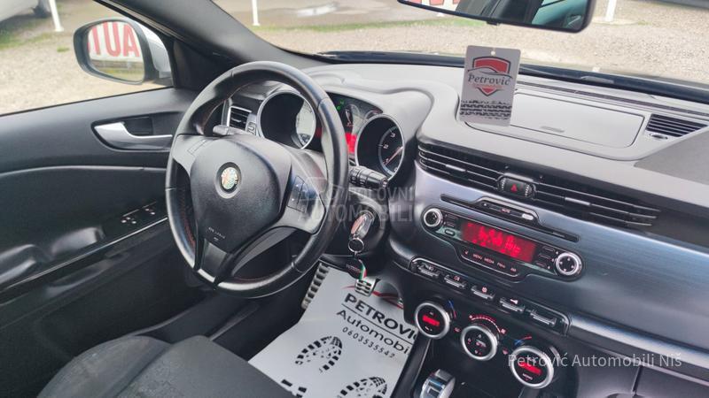 Alfa Romeo Giulietta 2.0JTDM /DISTINCIVE/