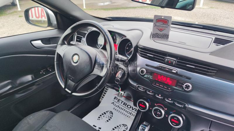 Alfa Romeo Giulietta 2.0JTDM /DISTINCIVE/