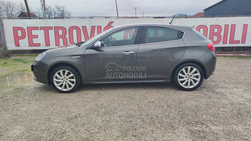 Alfa Romeo Giulietta 2.0JTDM /DISTINCIVE/