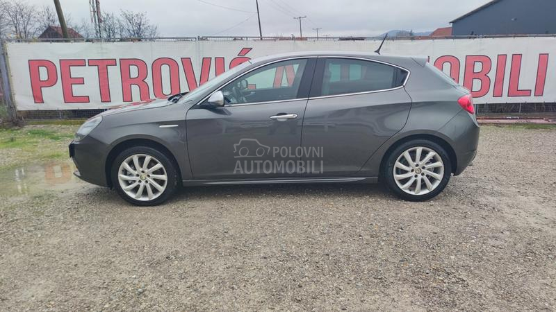 Alfa Romeo Giulietta 2.0JTDM /DISTINCIVE/
