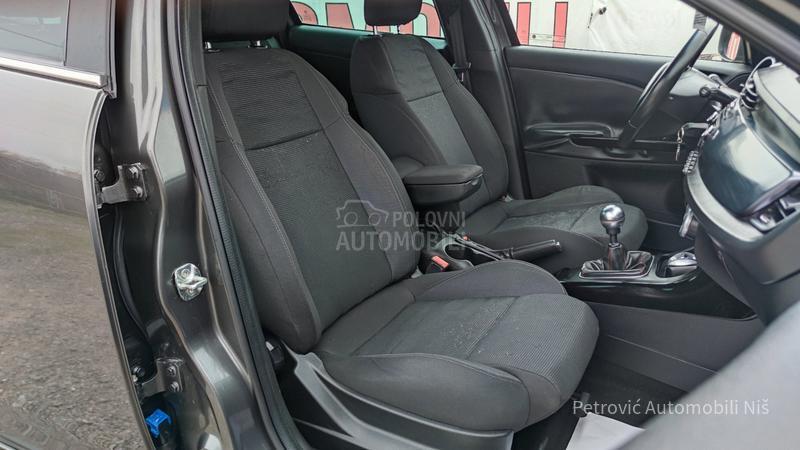 Alfa Romeo Giulietta 2.0JTDM /DISTINCIVE/