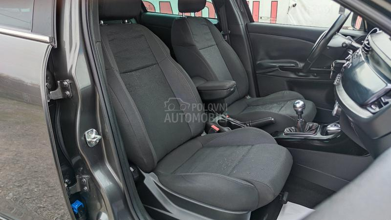 Alfa Romeo Giulietta 2.0JTDM /DISTINCIVE/