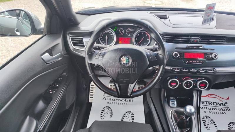 Alfa Romeo Giulietta 2.0JTDM /DISTINCIVE/