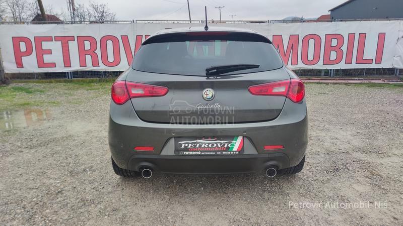 Alfa Romeo Giulietta 2.0JTDM /DISTINCIVE/