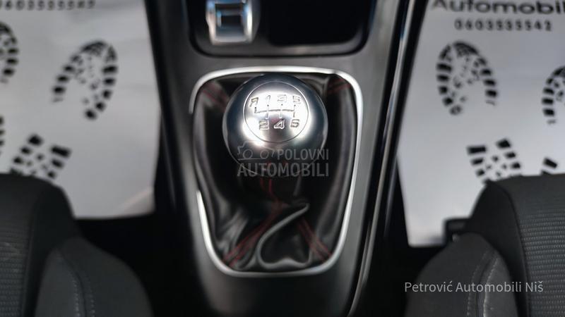 Alfa Romeo Giulietta 2.0JTDM /DISTINCIVE/