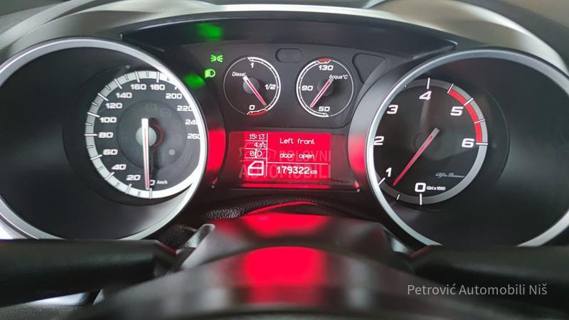 Alfa Romeo Giulietta 2.0JTDM /DISTINCIVE/