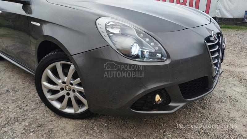 Alfa Romeo Giulietta 2.0JTDM /DISTINCIVE/