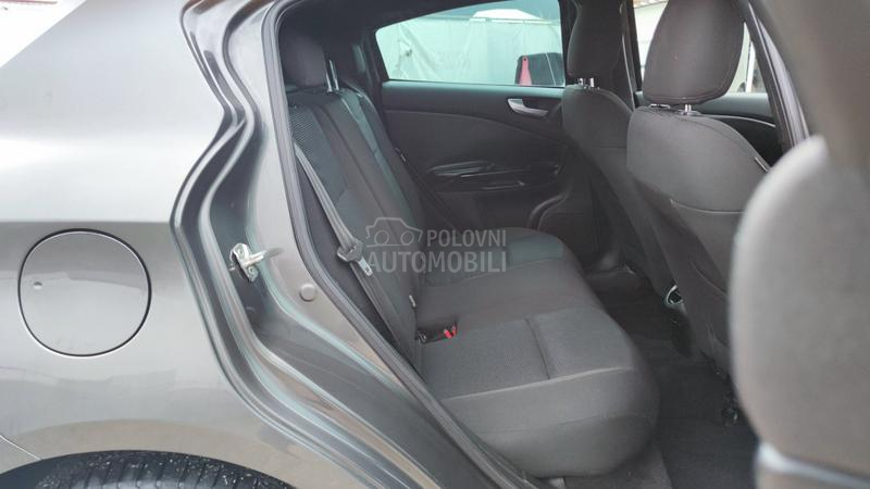 Alfa Romeo Giulietta 2.0JTDM /DISTINCIVE/