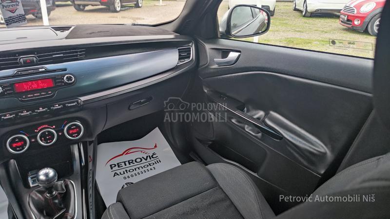 Alfa Romeo Giulietta 2.0JTDM /DISTINCIVE/