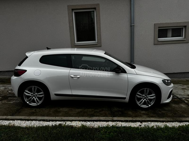 Volkswagen Scirocco 2.0 DSG R LINE