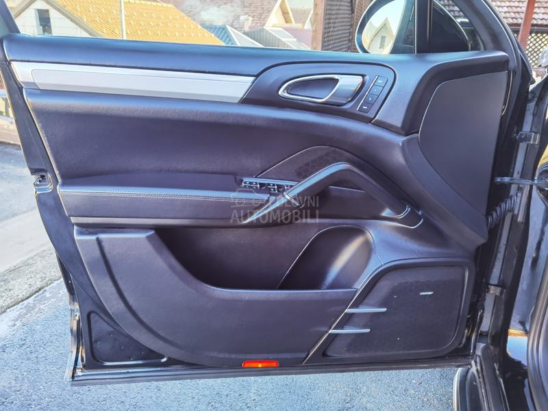 Porsche Cayenne 3.0 O. P. I. S