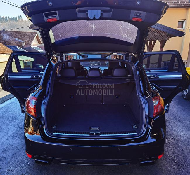 Porsche Cayenne 3.0 O. P. I. S