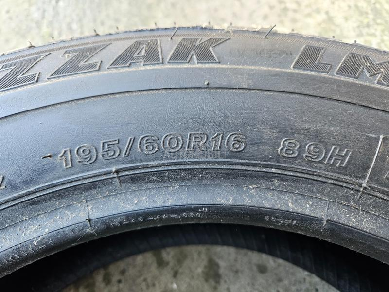 Bridgestone 195/60 R16 Zimska