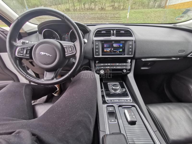 Jaguar F pace 