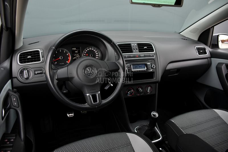 Volkswagen Polo Cross / 1.4 / CH