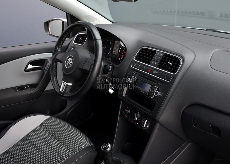 Volkswagen Polo Cross / 1.4 / CH