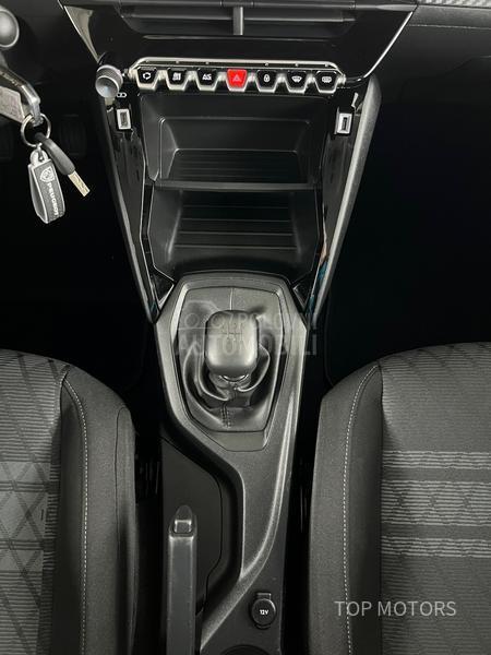 Peugeot 208 ZAMENjEN LANAC