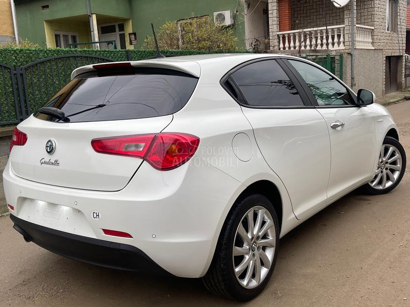 Alfa Romeo Giulietta 1.6 T0P AUT0 CH /