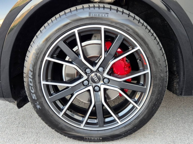 Audi Q5 S line quattro Dark