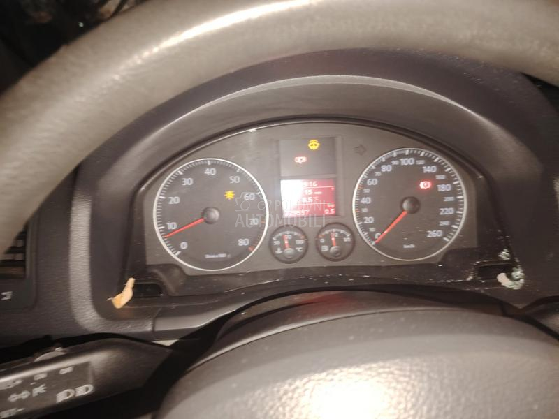 Volkswagen Golf 5 1,6