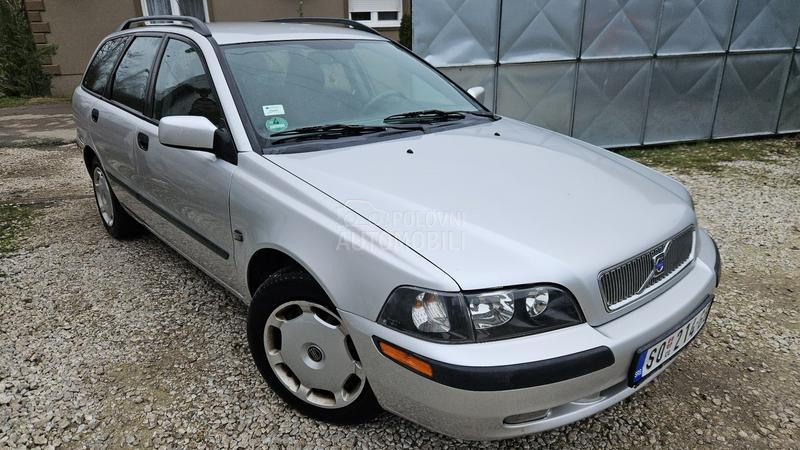 Volvo V40 