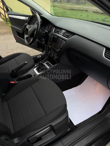 Škoda Octavia 1.6TDI/XENON/F-ULL