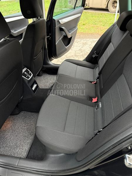 Škoda Octavia 1.6TDI/XENON/F-ULL