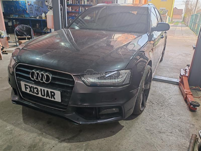 Audi A4 -  kompletan auto u delovima