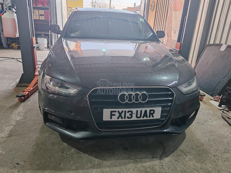 Audi A4 -  kompletan auto u delovima