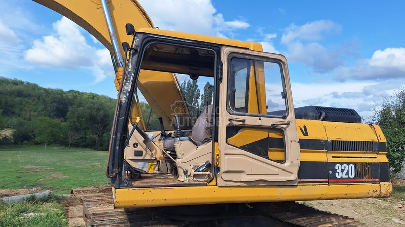 CAT 320