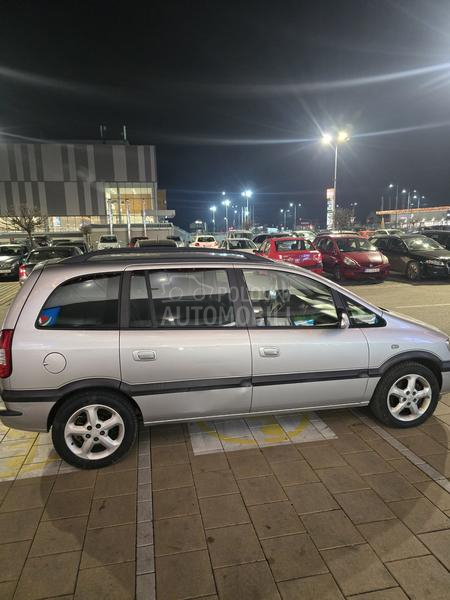 Opel Zafira 