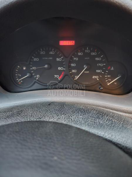 Peugeot 206 1.1