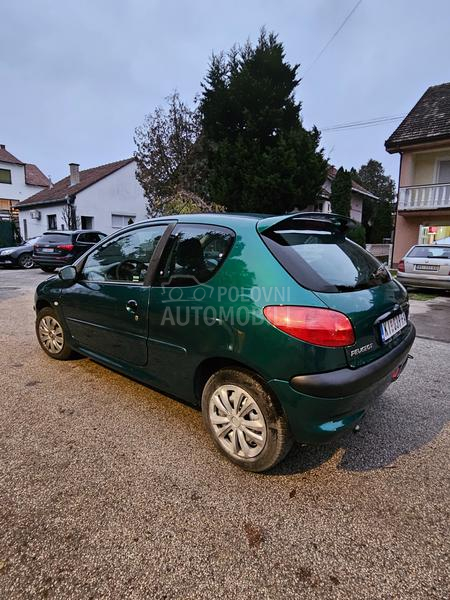 Peugeot 206 1.1
