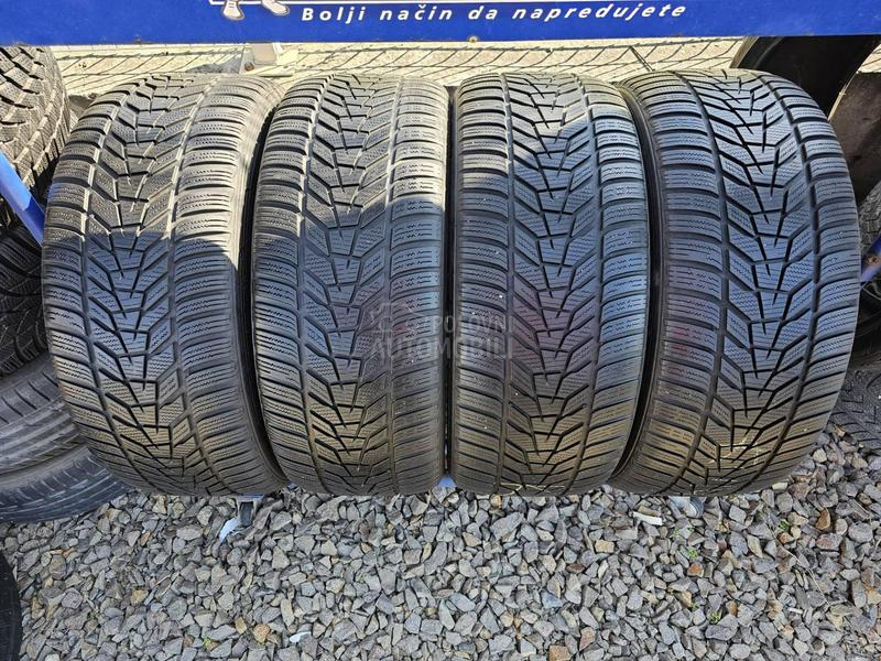 Hankook 245/45 R19 Zimska