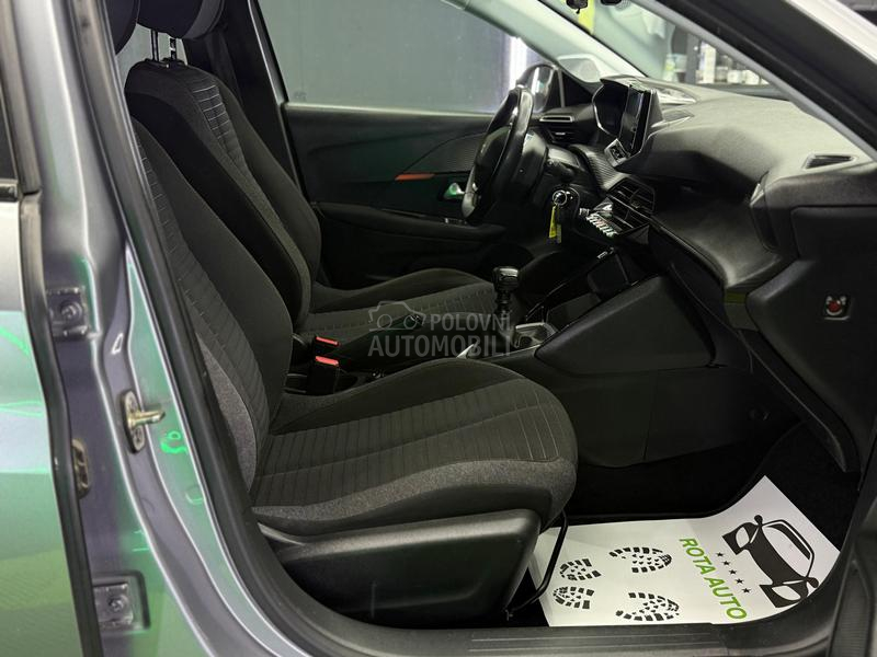 Peugeot 208 1.2b/N0VE GUME
