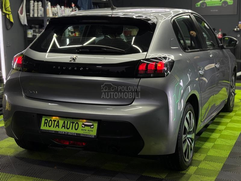 Peugeot 208 1.2b/N0VE GUME